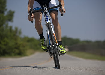 muž na kole, silnice, během dne, cyklistika, jízdní kolo, jezdectví, sport, rekreace, cyklista, aktivní, jízda na kole