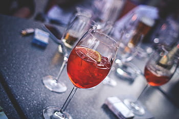 イブニングパーティー、 イブニング、 パーティー、 Aperol Spritz、 アルコール、 バー、 カフェ、 ドリンク、 ワイン、 飲用グラス、 ワイングラス