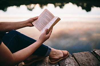 yaz, dayanma, kitap, rahatlatıcı, zaman, okuma kitabı, akşam, Büyülü saat, kız kitap okumak, çocuk kitap okumak, kitap olan adam