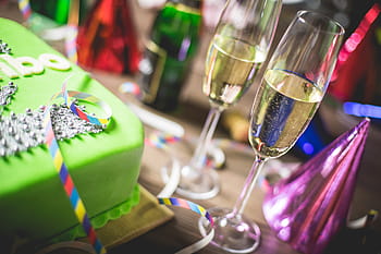 ハッピーバースデー、 picjumbo !、 アルコール、 bday、 誕生日、 泡、 ケーキ、 お祝い、 シャンパン、 歓声、 装飾