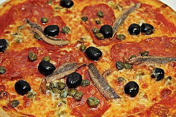 pizza, pizzeria, restaurant, lunch, italian, pizza oven, olives, anchovies, salami, crispy, pizza dough