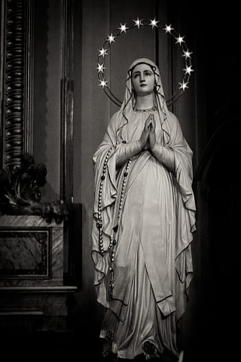 Graustufenfoto, religiös, Figur Statue, Madonna, Kirche, Mutter Gottes, Maria, Christentum, Zahl, Heilige Maria, Glauben