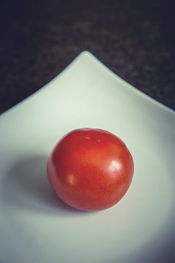 red, tomato, white, ceramic, plate, food, food and drink, close-up, studio shot, freshness, healthy eating