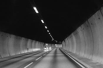 fotografie ve stupních šedi, silniční tunel, motocykl, auto, tunel, silnice, chodník, vozy, motorka, světla, Černý a bílý