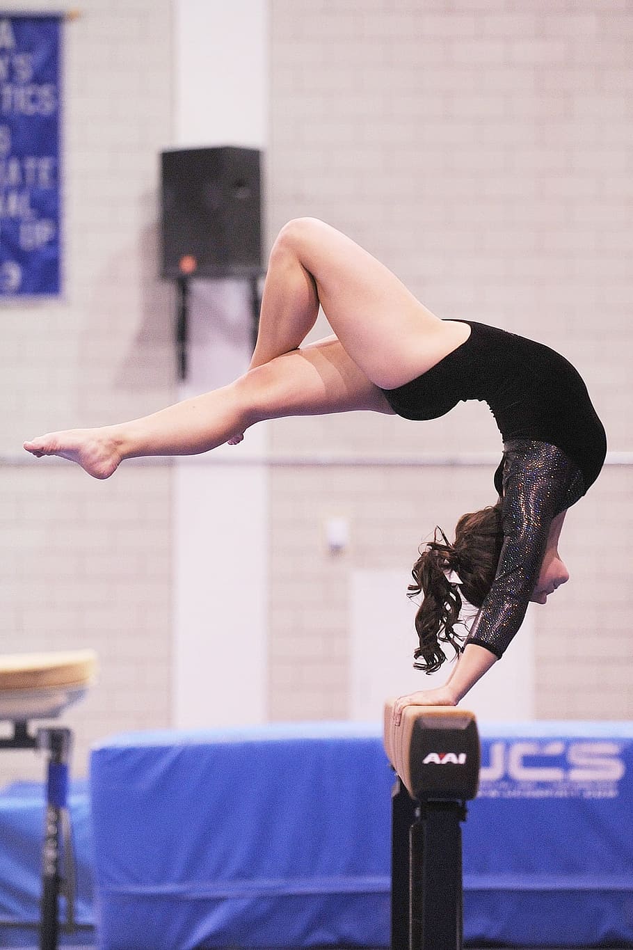 gymnasta, nošení, Černá, trikot, gymnastika, sportovní, elegantní, žena, ženský, soutěž, uvnitř