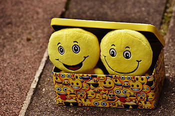 dua, mainan kuning, smiley, smilies, lucu, kegembiraan, emoticon, emoji, bahagia, senyum, wajah