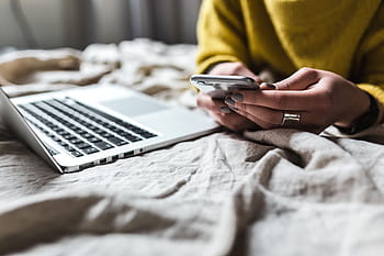 menggunakan, laptop, kamar tidur, Pirang, kaukasia, gadis, wanita, rumah, teknologi, pekerjaan, kerja