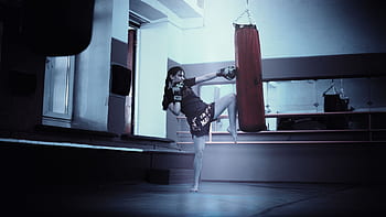 소녀, 킥복싱, mma, 무에타이, 체육관, 샌드백, 적합, 운동, 권투 장갑, 사람들, 힘