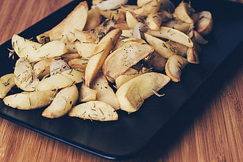 főtt, élelmiszer, szolgált, fekete, tálca, barna, tál, felső, tányér, krumpli, ékek