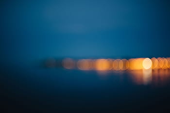 tercermin, air, malam, lampu Kota, di malam hari, pantai, laut, kota, refleksi, Eropa, pemandangan