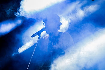 Hombre, canto, cubierto, niebla, concierto, cantante, música, músico, actuación, micrófono, escenario