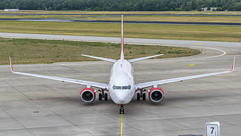bianca, aereo, circondato, erba, Boeing, airberlin, aeroporto, aumentato a, scalata, partenza, aviazione