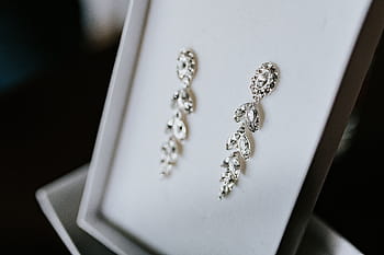 結婚式、 準備、 白、 金色、 ダイヤモンド、 ドレス、 イヤリング、 リング、 ベール、 コルセット、 結婚